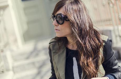 street style barbara crespo dear tee sweatshirt military hake jacket gcr bag fashion blogger outfit blog de moda