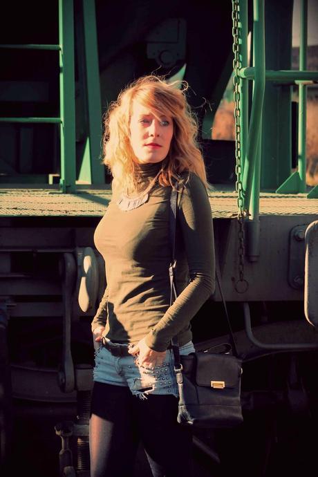 Comfy look: navy - kaki - shorts