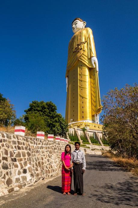 Ahí estamos frente al buda, nos estamos achinando un poco! Ahí estamos frente al buda, nos estamos achinando un poco!