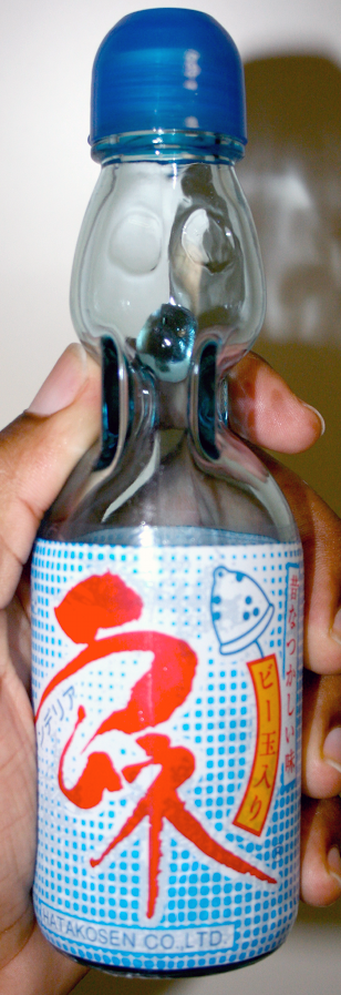 ramune, lugares, bebida japponesa, que beber, japon, japan, que tomar, gaseosa japonesa, venta en españa, carrefour, como abrir, how to open,