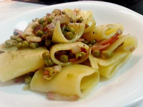 Pasta Paccheri con guisantes y bacon paccheriguisantesbacon6