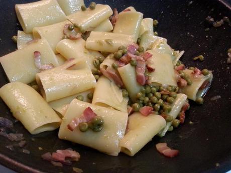 Pasta Paccheri con guisantes y bacon paccheriguisantesbacon5