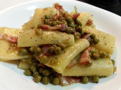 Pasta Paccheri con guisantes y bacon paccheriguisantesbacon