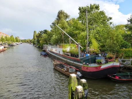 Día 13: Ámsterdam (Van Gogh Museum – Bajo la misma estrella – Rijksmseum – Casa Natal Rembrandt – Plantage – Muelles del Este – Biblioteca Central)