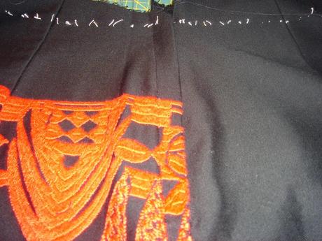 FALDA BORDADA Y CON PATRON