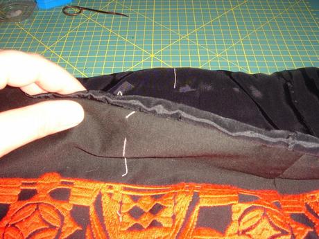 FALDA BORDADA Y CON PATRON