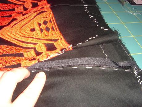 FALDA BORDADA Y CON PATRON