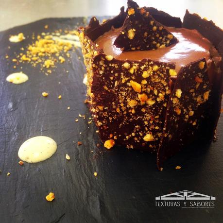 Mousse de chocolate con salsa vainilla