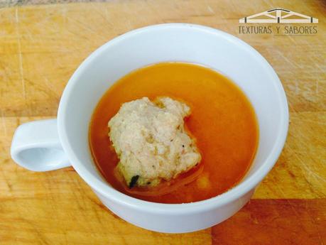 Caldo con pelotas