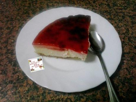 TARTA DE QUESO CON SIROPE DE FRESA