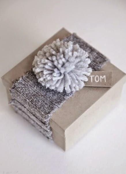 ENVOLVER REGALOS CON PRENDAS DE VESTIR