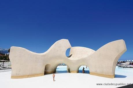 Monumento al Mar.  Obra del genial artista Cesar Manrique.