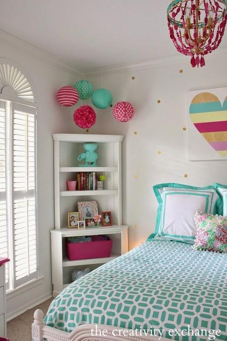 Dormitorio juvenil lleno de color
