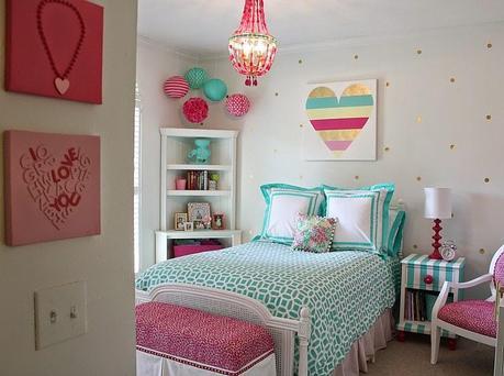 Dormitorio juvenil lleno de color