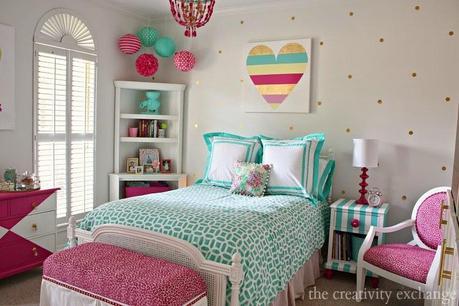 Dormitorio juvenil lleno de color