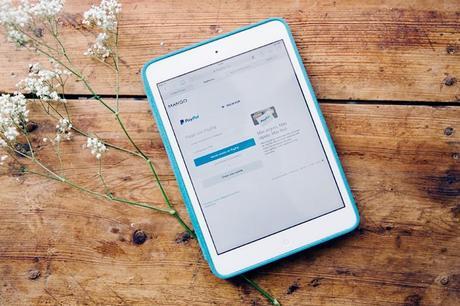 080_Fashion_Barcelona-White_Coat-Proenza_Schouler_Bag-Denim-Street_Style-Outfit-Paypal-Collage_Vintage