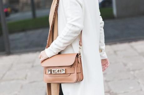 080_Fashion_Barcelona-White_Coat-Proenza_Schouler_Bag-Denim-Street_Style-Outfit-Collage_Vintage-66