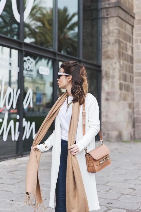 080_Fashion_Barcelona-White_Coat-Proenza_Schouler_Bag-Denim-Street_Style-Outfit-Collage_Vintage-6