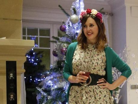 Corona de flores para una fiesta de Navidad Corona de flores para una fiesta de Navidad