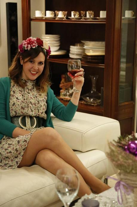 Corona de flores para una fiesta de Navidad Corona de flores para una fiesta de Navidad