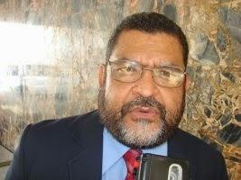 Entregan acusado amenazar a Huchi, Cavada, Bolívar y Deschapms.