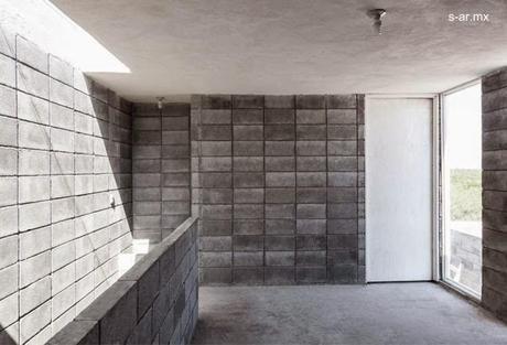 Moderna casa caja de bloques de concreto y bajo costo.