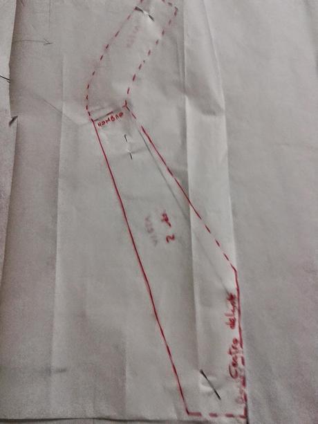 calcamos en el patrón la vista de delante patronycostura.blogspot.com