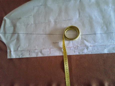 cortar y coser una capa - cosemos juntas noviembre 2014 patronycostura.blogspot.com