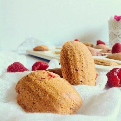 Petites Madeleines de frambuesas