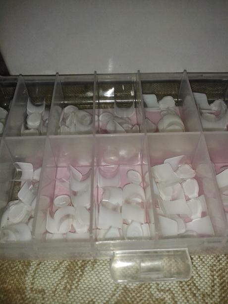 Puntas de uñas postizas