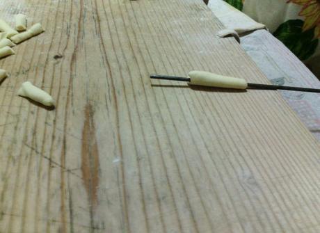 Preparación de pasta Fusilli caseras fusillicaseros6