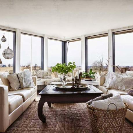 UNA CONSTRUCCIÓN PARTICULAR PARA UNA CASA  DE MADERA