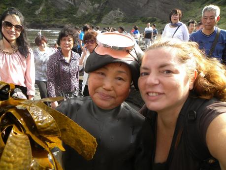 COREA DEL SUR: EL VOLCAN ILCHULBONG Y LAS MUJERES BUZO EN LA ISLA DE JEJU