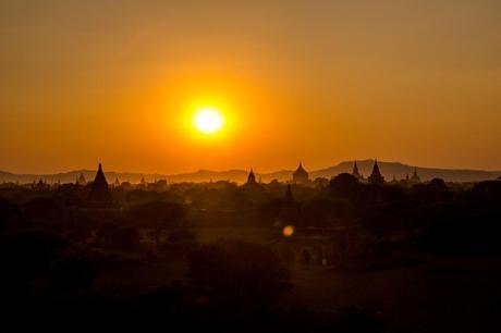 Atardecer en Bagan