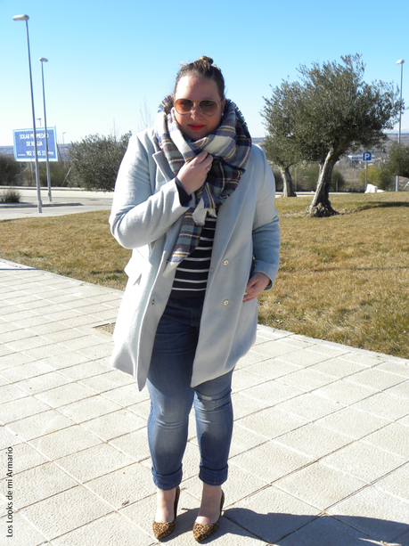 http://www.loslooksdemiarmario.com/2015/02/pastel-blue-coat-outfit.html