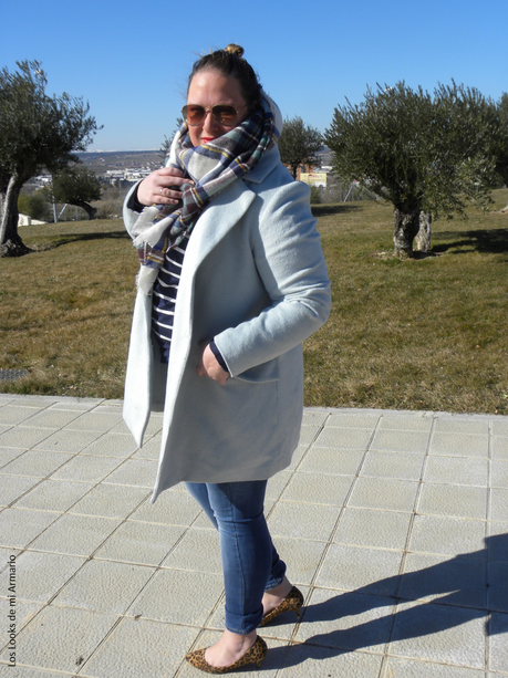 http://www.loslooksdemiarmario.com/2015/02/pastel-blue-coat-outfit.html
