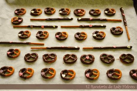 Idea para San Valentín last-minute: Pretzels cubiertos de chocolate