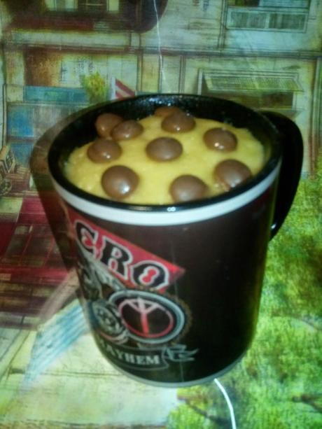 Mug cakes de vainilla con pepitas de chocolate