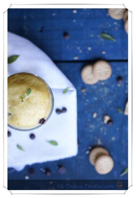 Mug Cake de Vainilla con Gotas de Chocolate