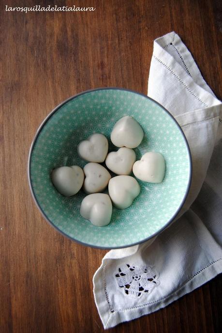 BOMBONES DE GORGONZOLA CON PERA Y NUECES {San Valentín}