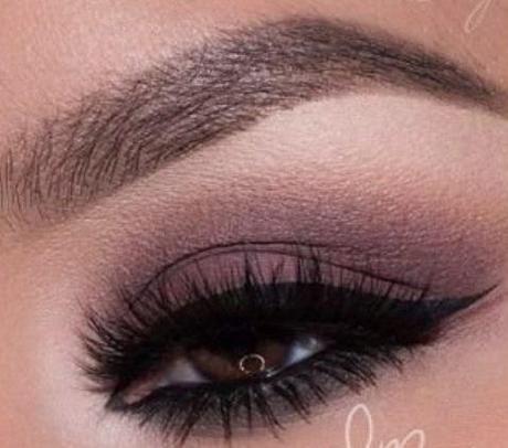 Maquillaje para la noche en tonos purpura