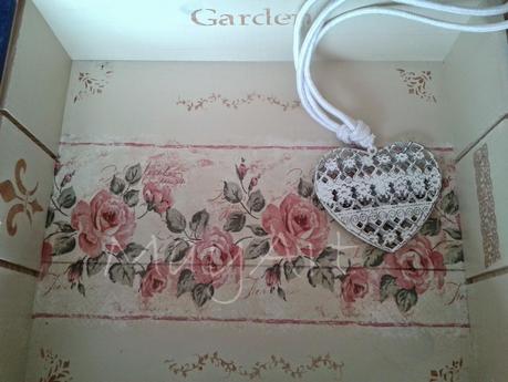 CAJA DE VINO RECICLADA