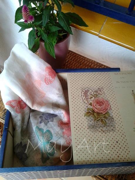 CAJA DE VINO RECICLADA