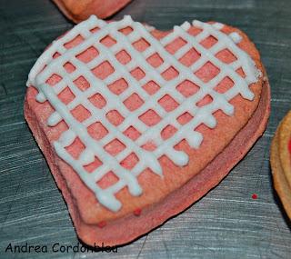 GALLETAS DE MANTEQUILLA DECORADAS CON GLASA REAL. SAN VALENTÍN. DÍA DE LOS ENAMORADOS.