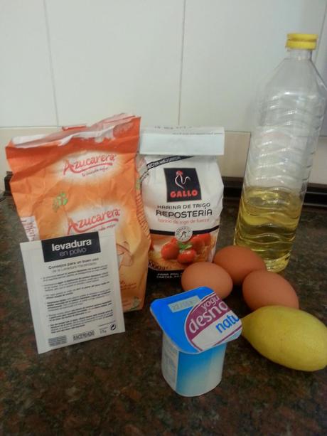 Bizcocho con crema pastelera