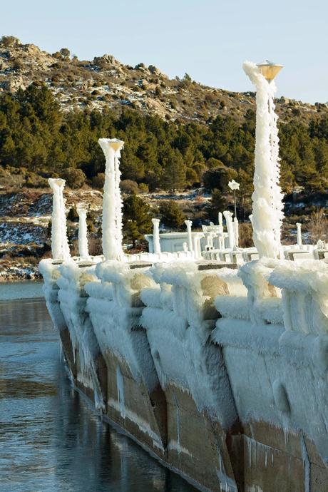 La cara más surrealista y extraña del embalse de Navacerrada