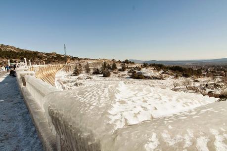 La cara más surrealista y extraña del embalse de Navacerrada