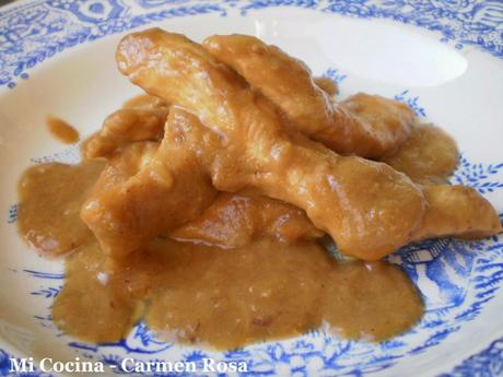 DEDOS DE POLLO EN SALSA DE PUERROS