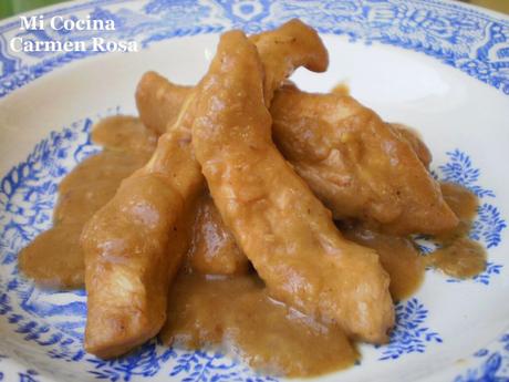 DEDOS DE POLLO EN SALSA DE PUERROS