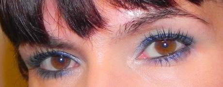 Azul intenso para una camisa estampada (Look & outfit)